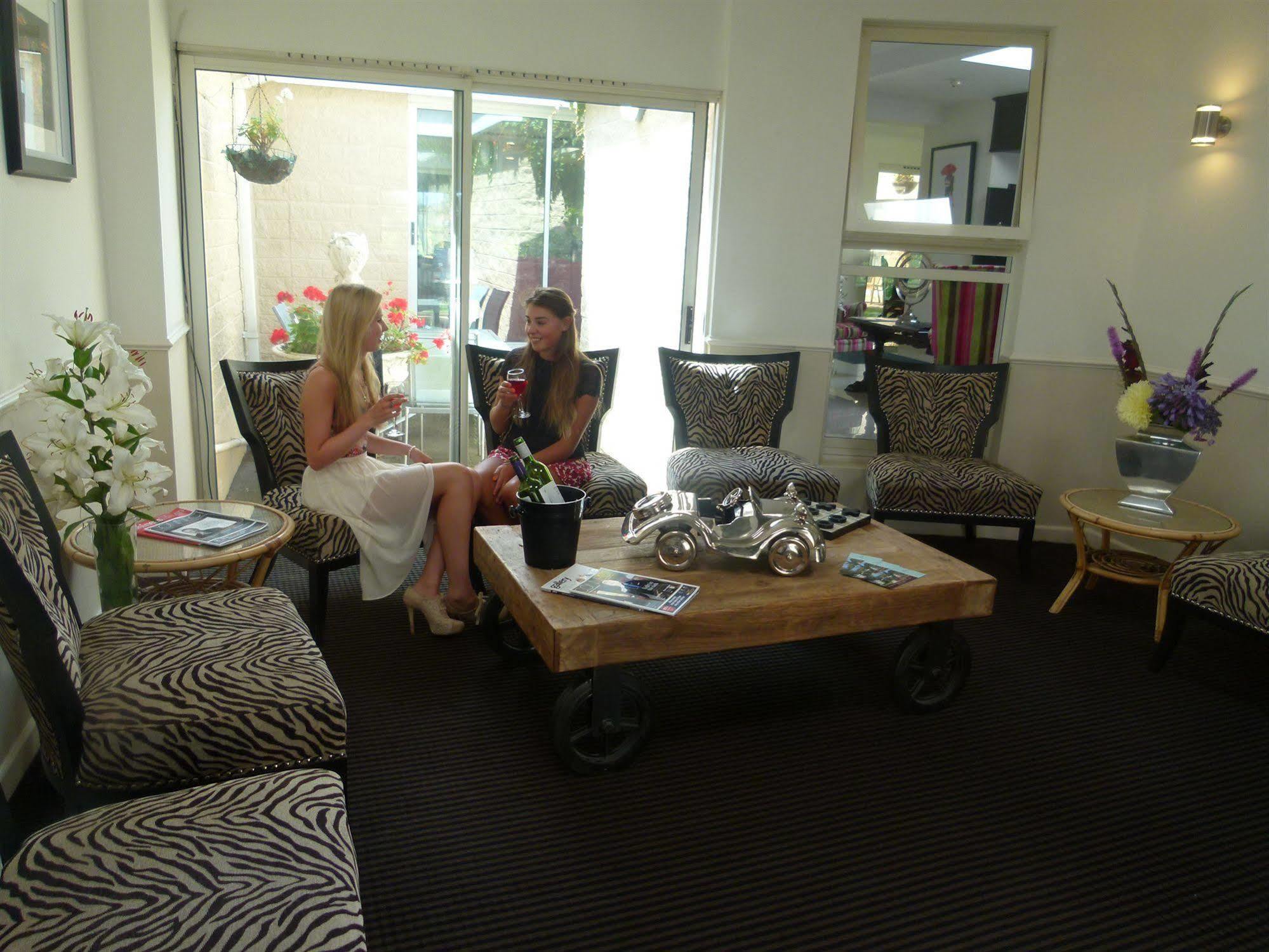 Beachcombers Hotel Grouville Dış mekan fotoğraf