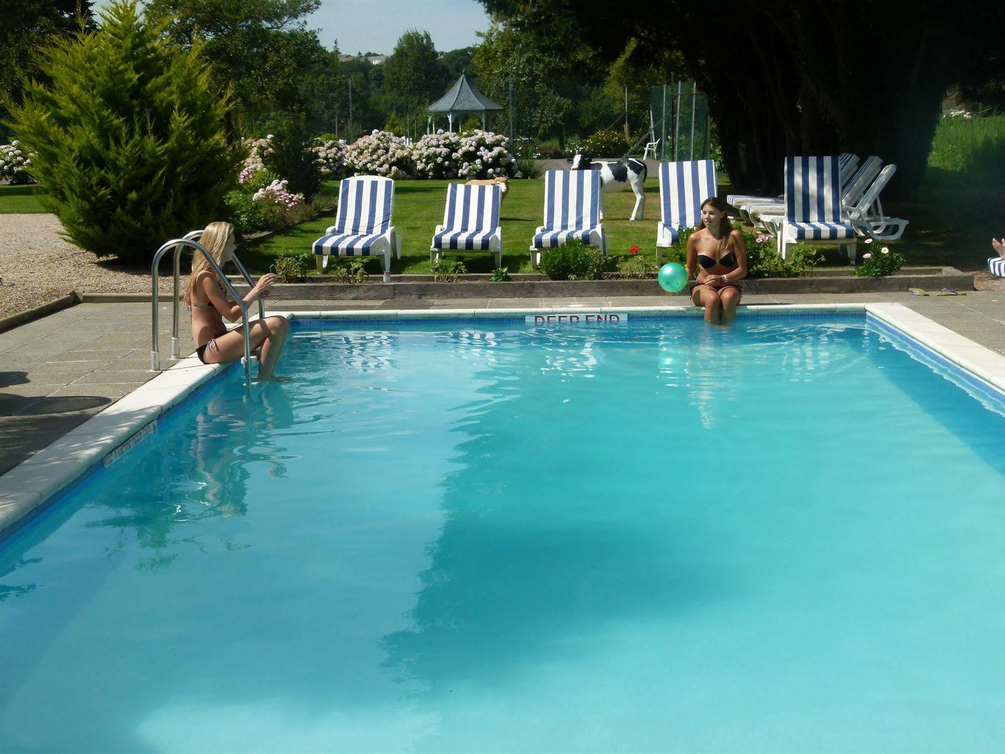 Beachcombers Hotel Grouville Dış mekan fotoğraf