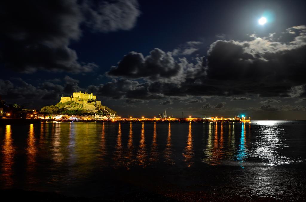Beachcombers Hotel Grouville Dış mekan fotoğraf