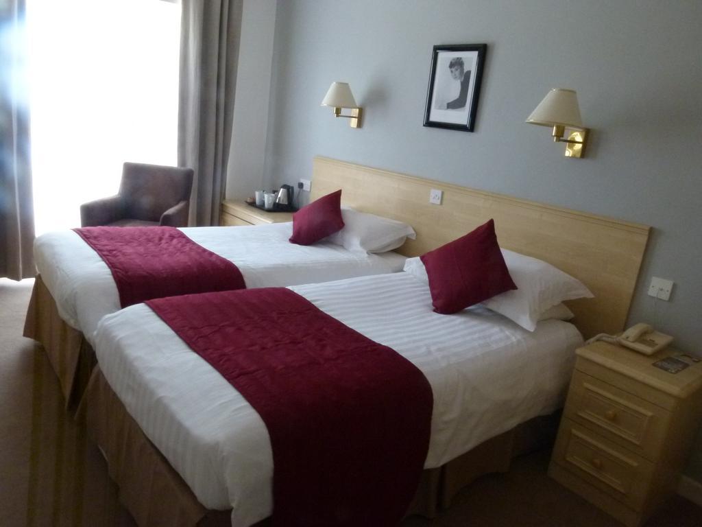Beachcombers Hotel Grouville Dış mekan fotoğraf